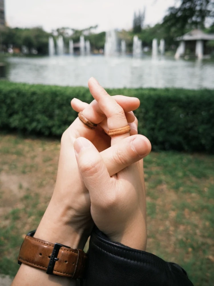 拼木 莯戒指