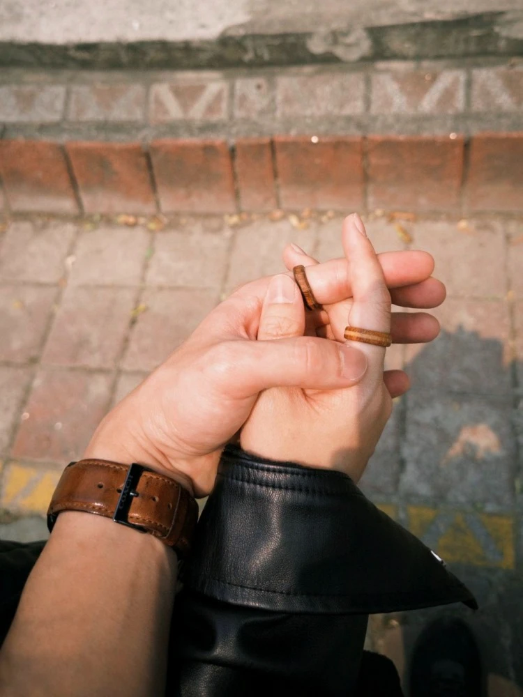 拼木 莯戒指