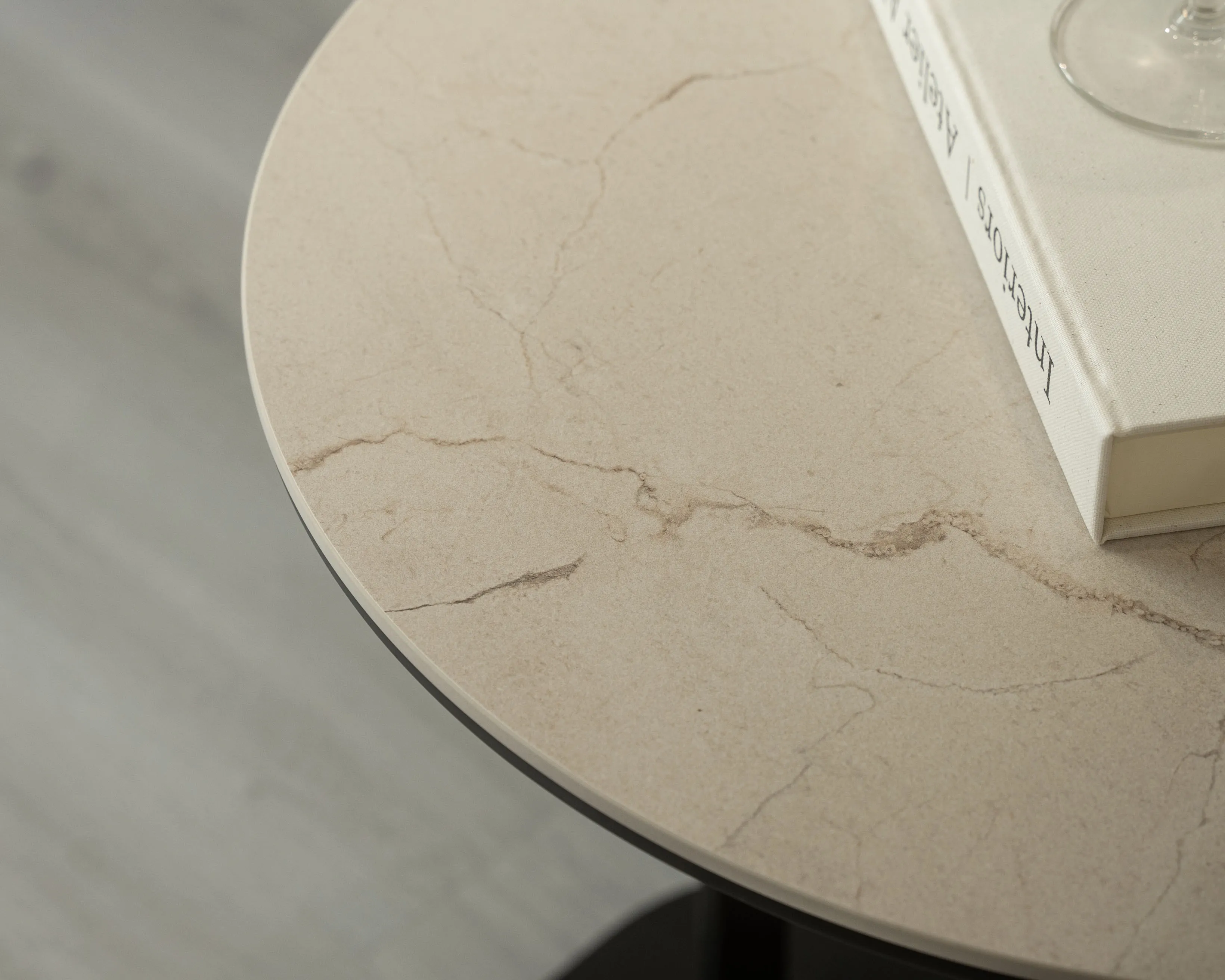 裂紋Y字-圓形茶几