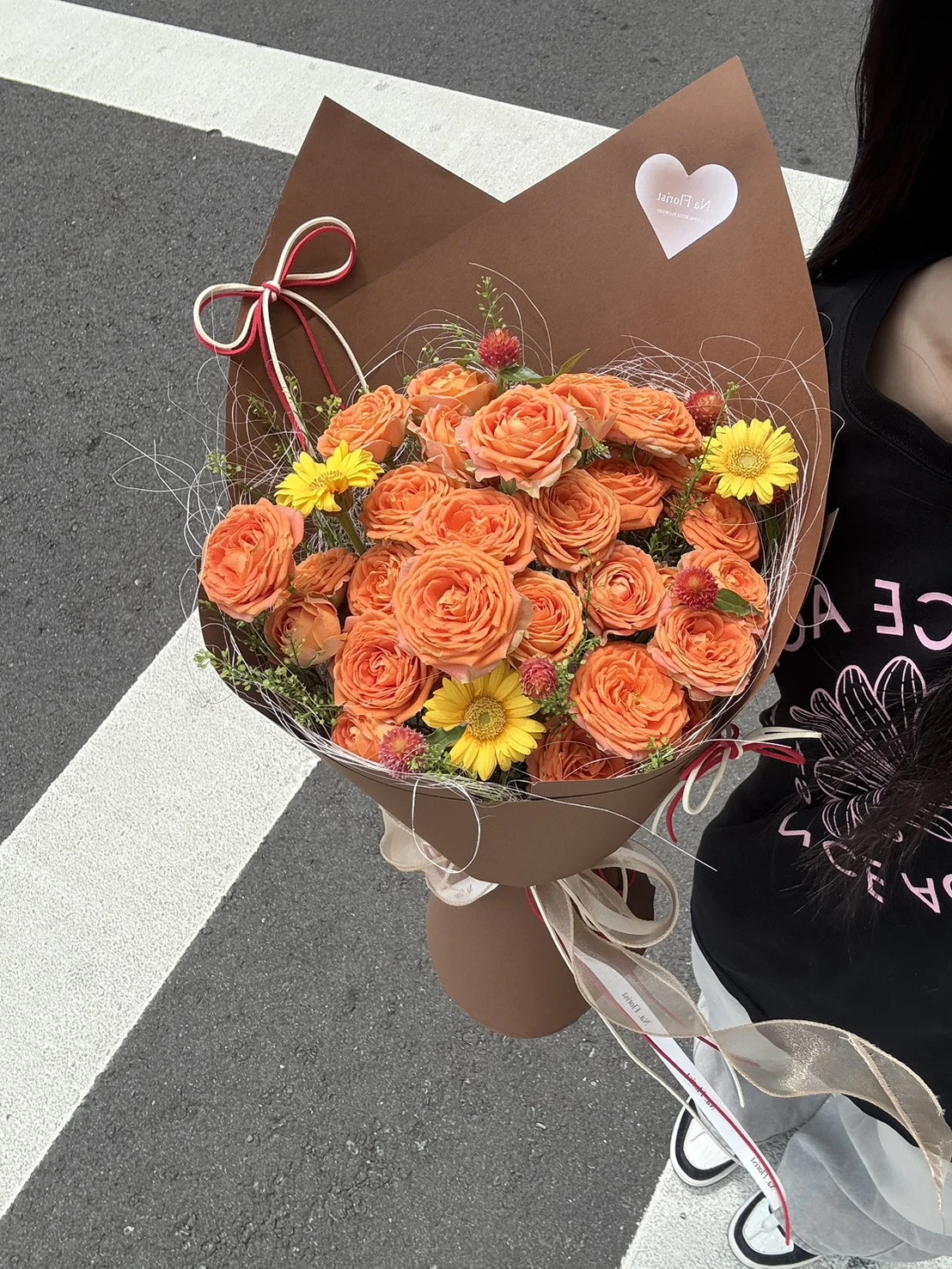 橘玫瑰花園鮮花花束