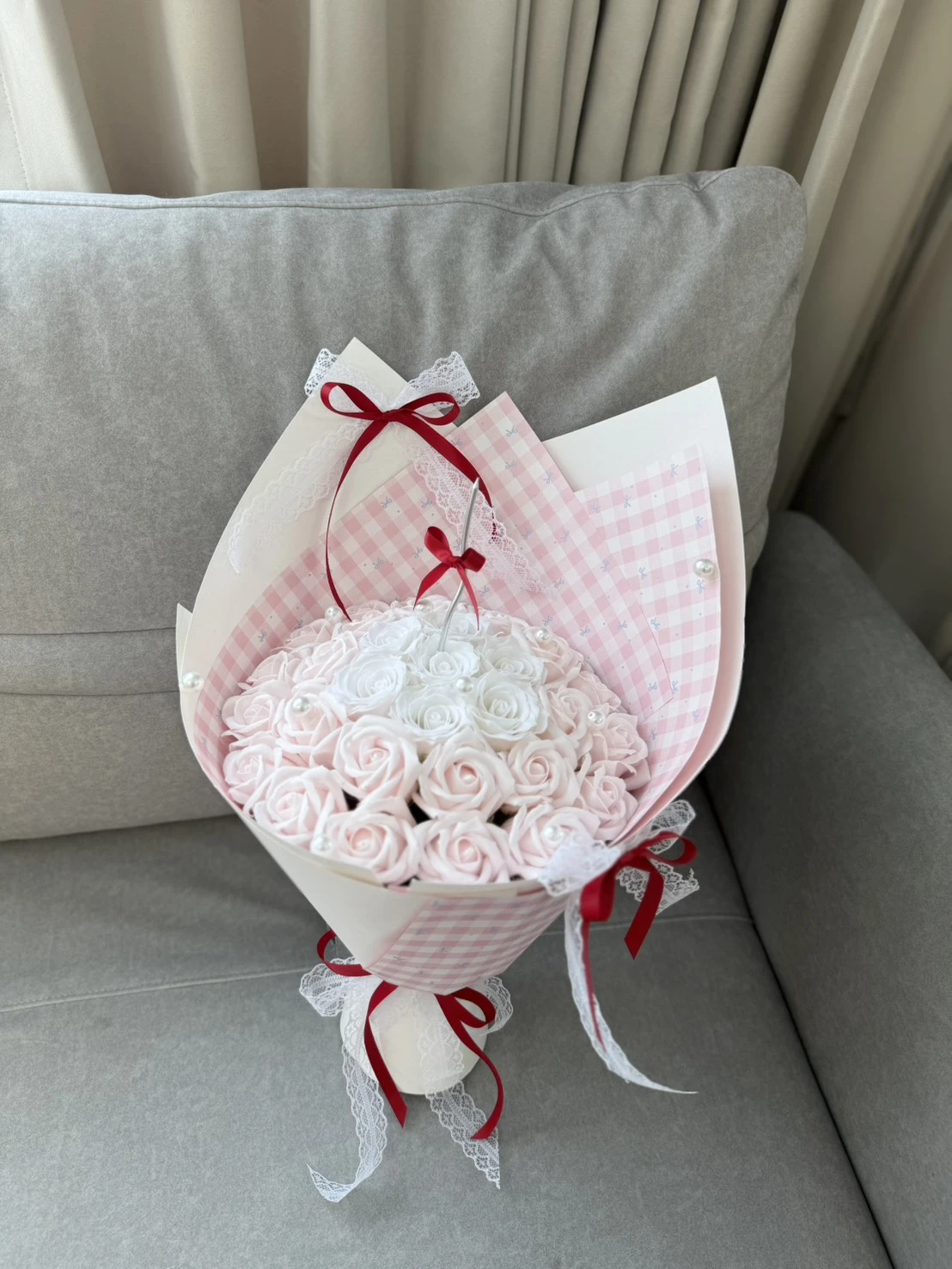 粉格子生日香皂花束