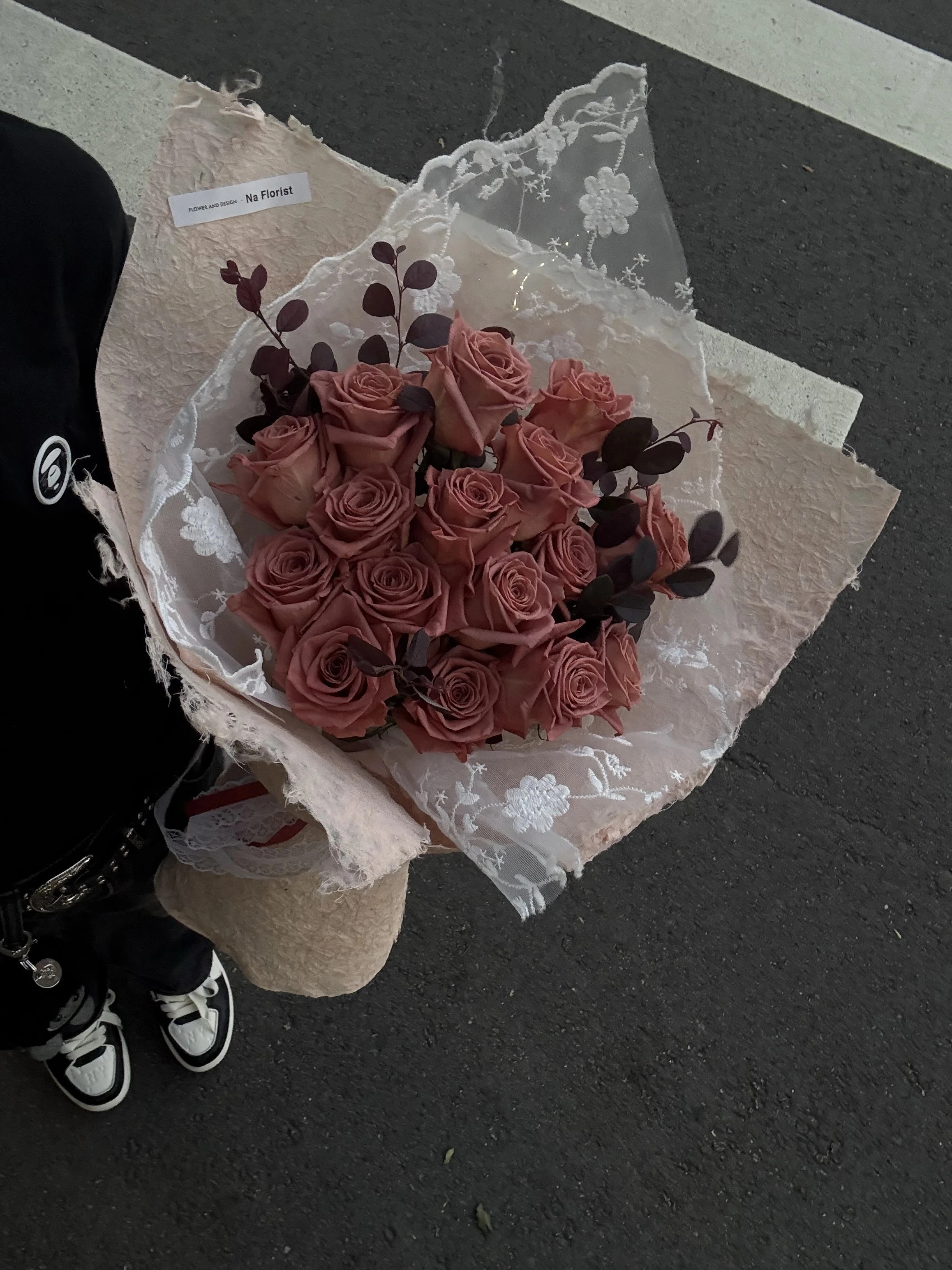 蕾絲進口玫瑰花束
