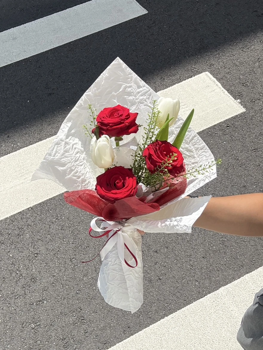 玫瑰鬱金香見面小花束