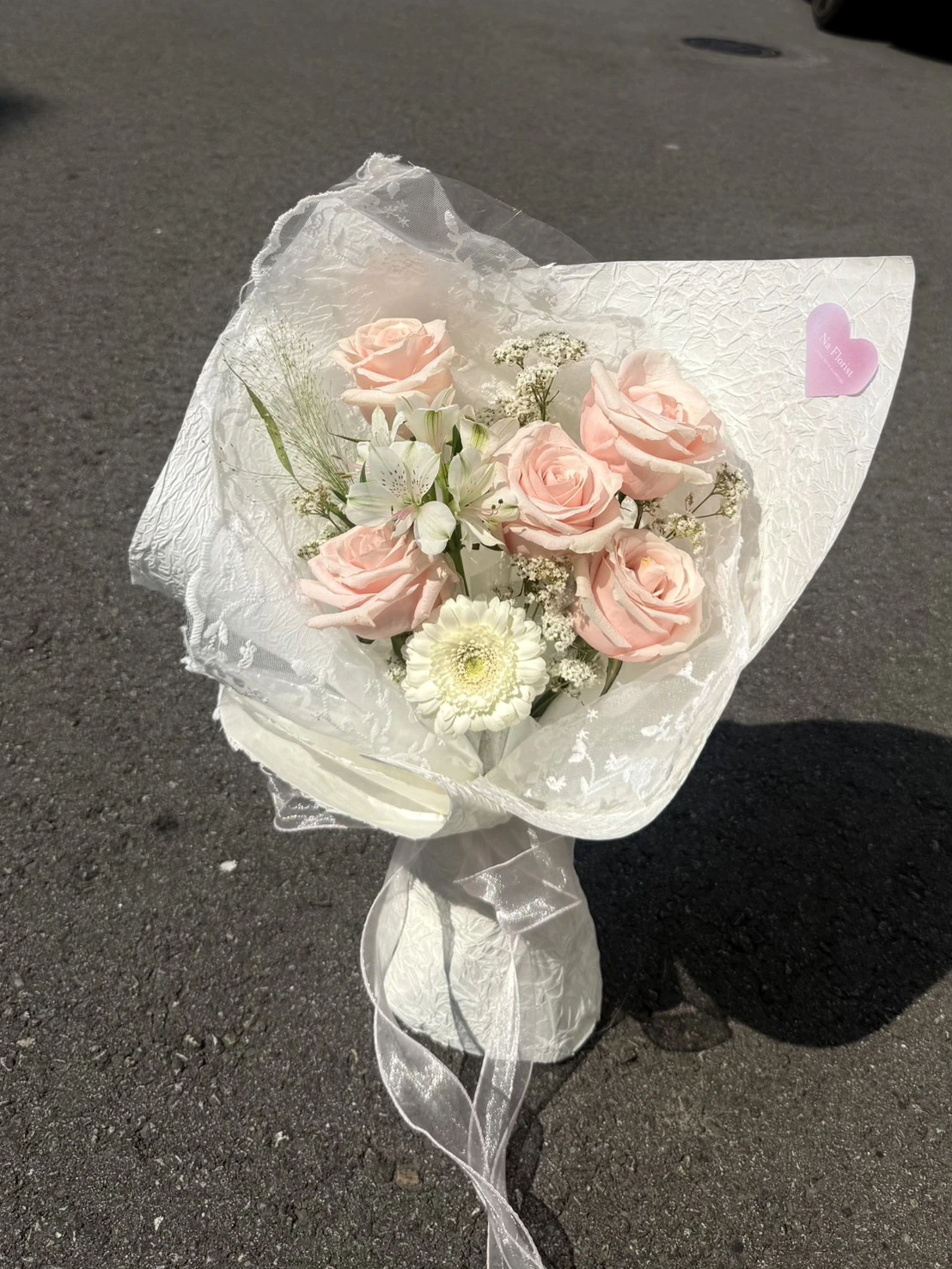 粉玫瑰蕾絲花束