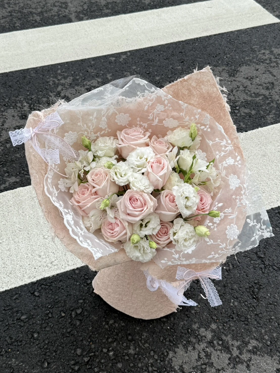 蕾絲進口鮮花大花束