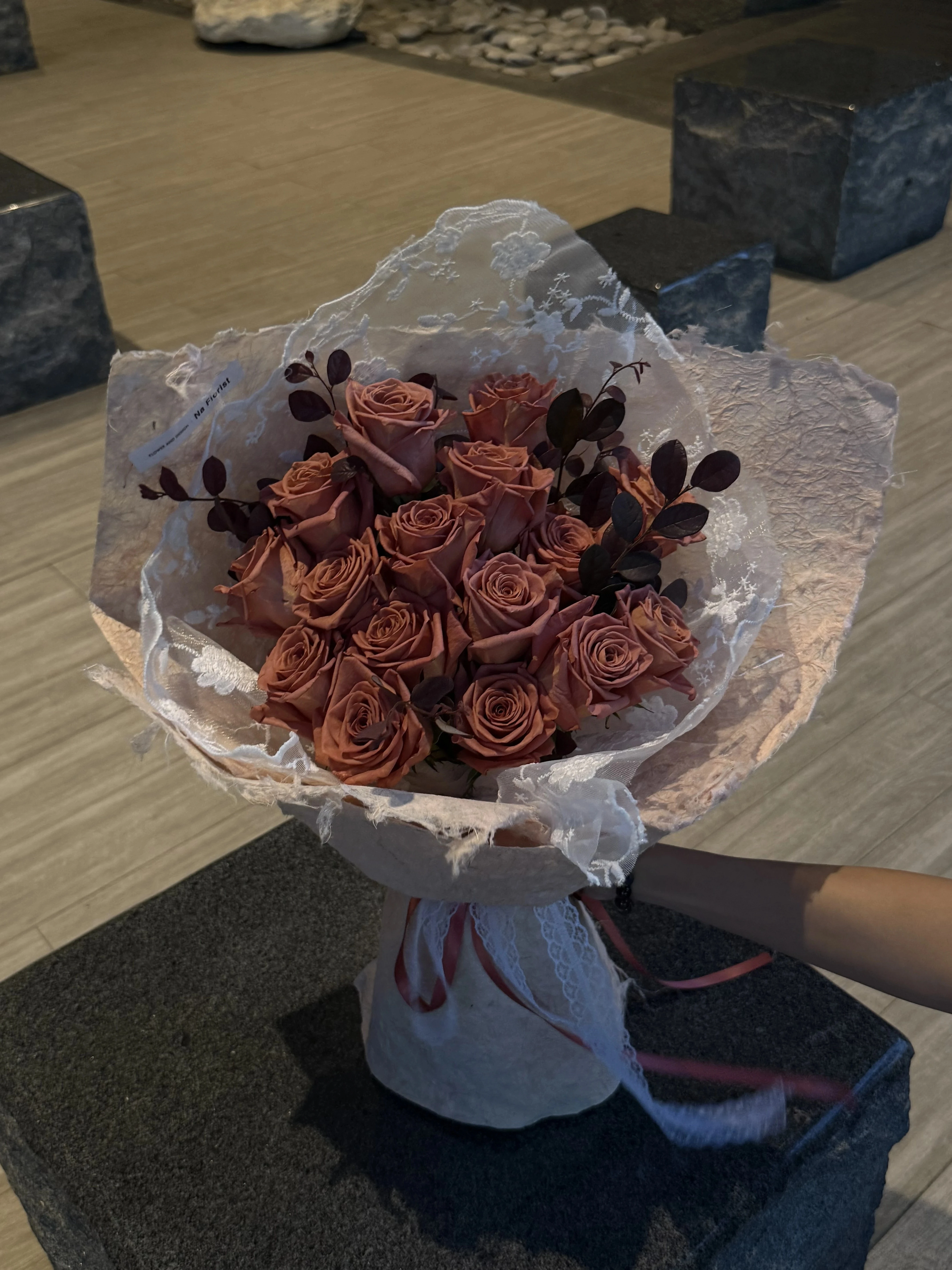 蕾絲進口玫瑰花束