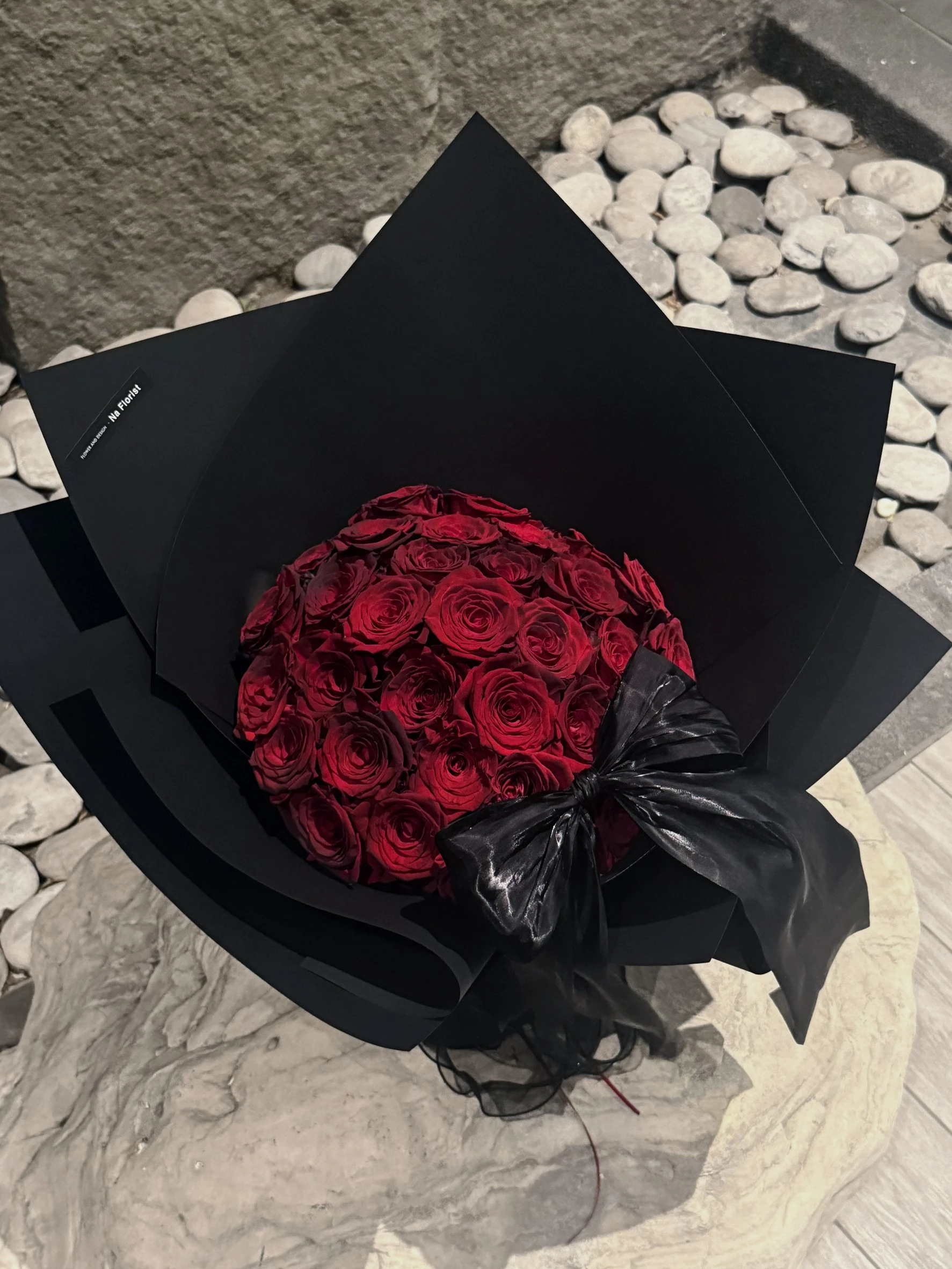 紅玫瑰黑系蝴蝶鮮花花束