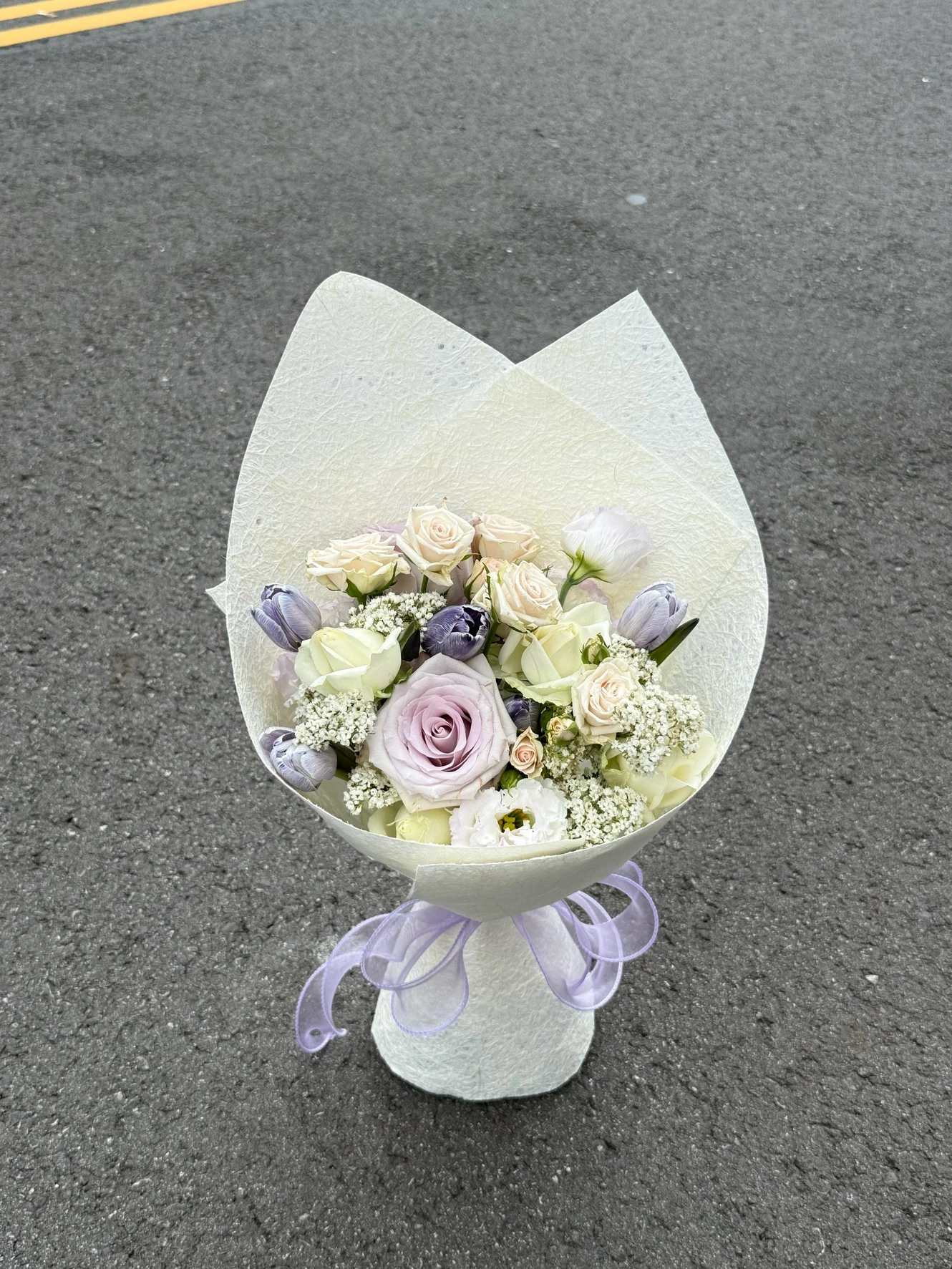 紫鬱金香玫瑰花束