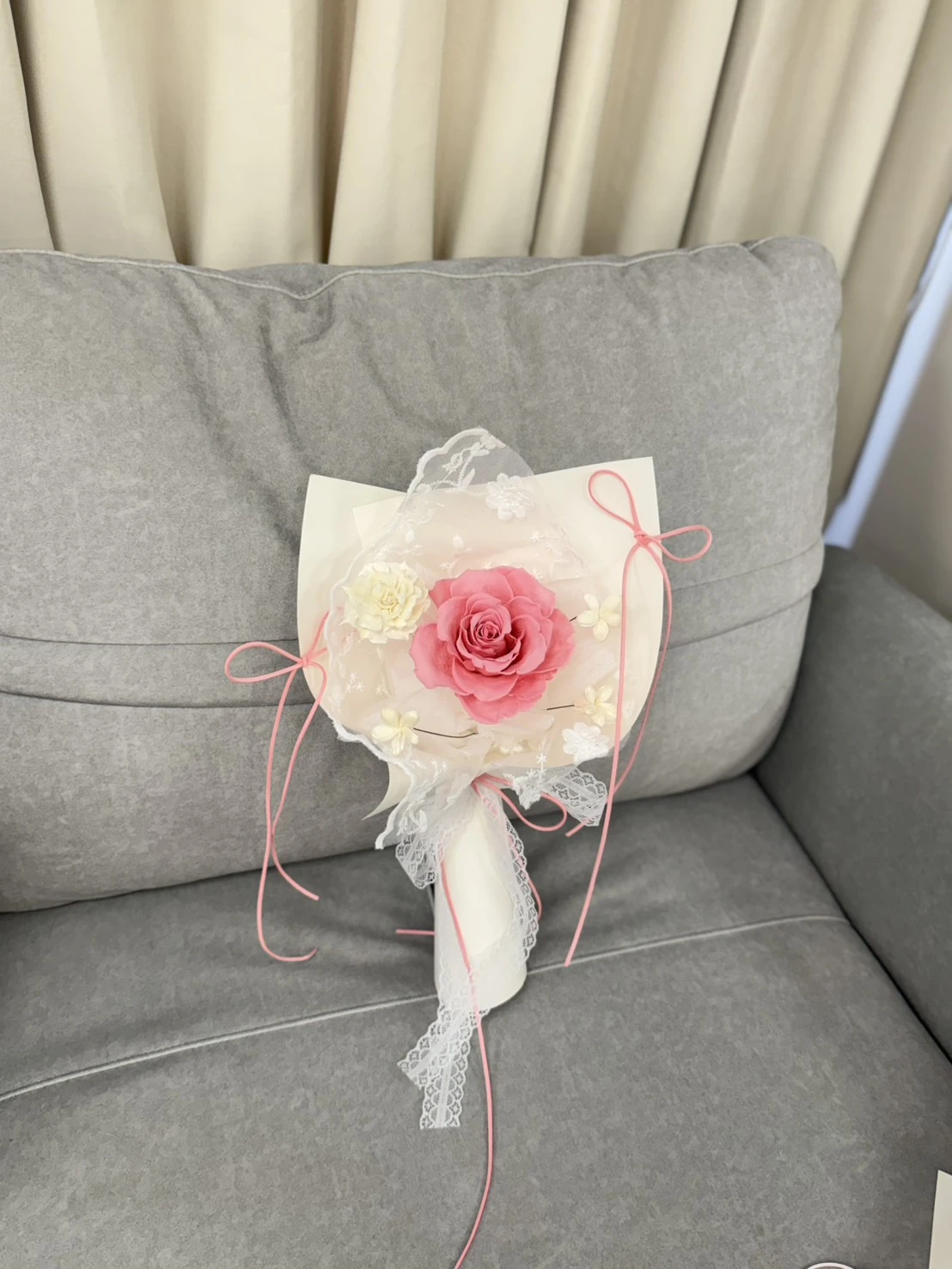  單支蕾絲永生花束