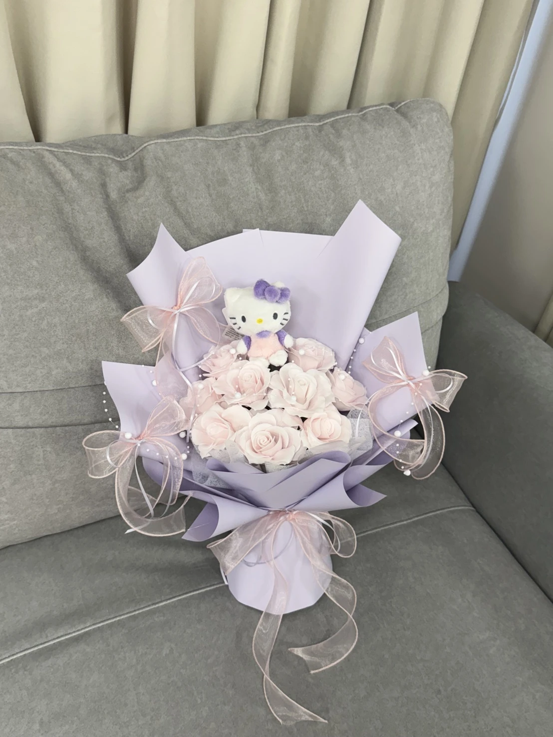 紫系hello kitty玫瑰花束