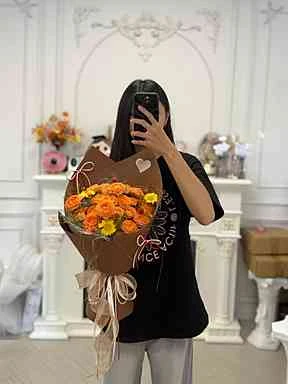 橘玫瑰花園鮮花花束