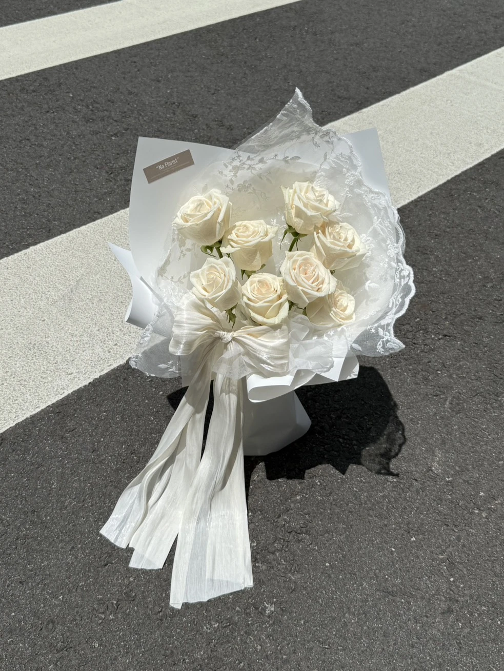 玫瑰蕾絲蝴蝶花束