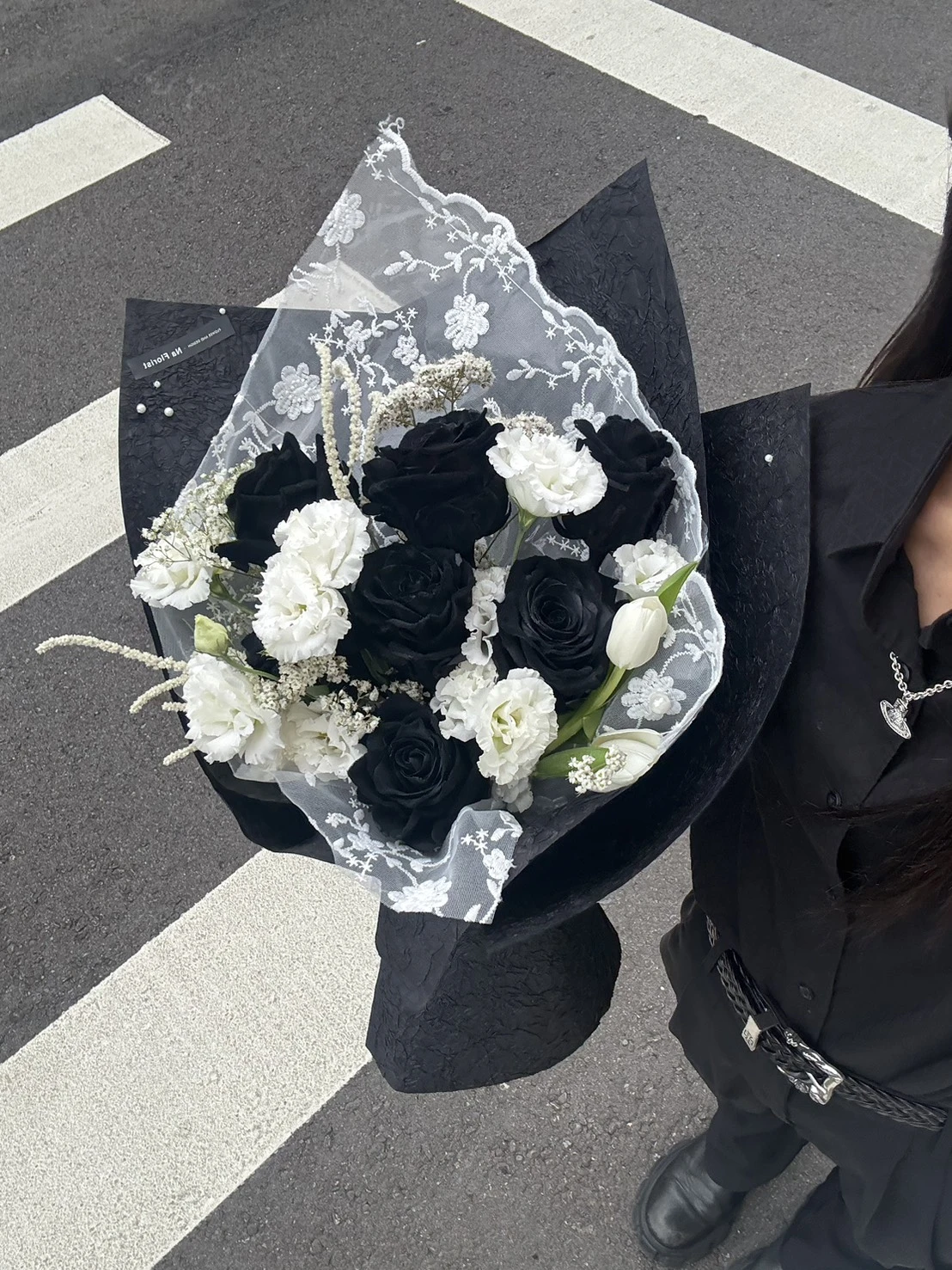 絨毛玫瑰白桔梗花束