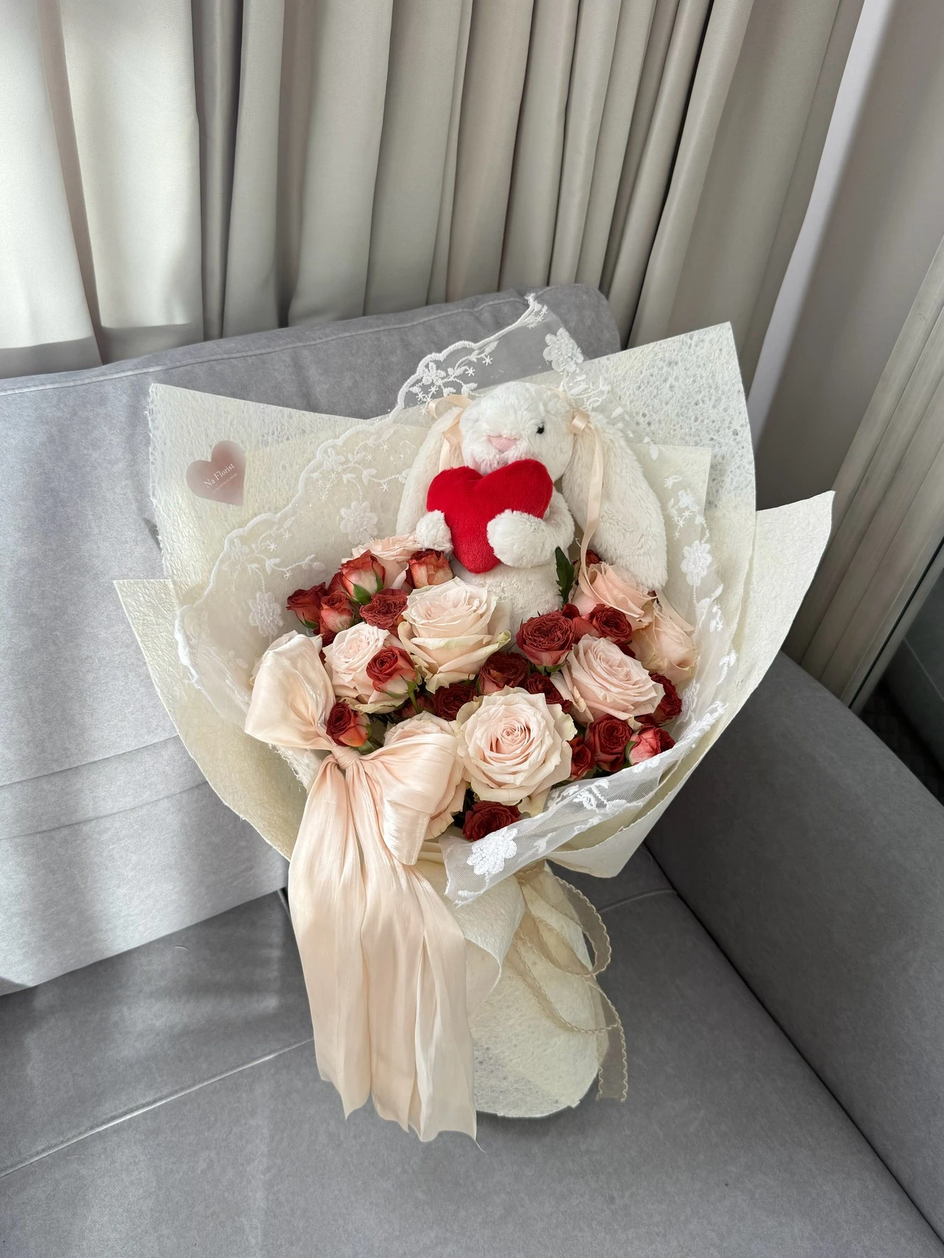  Jellycay愛心兔蕾絲卡布奇若花束