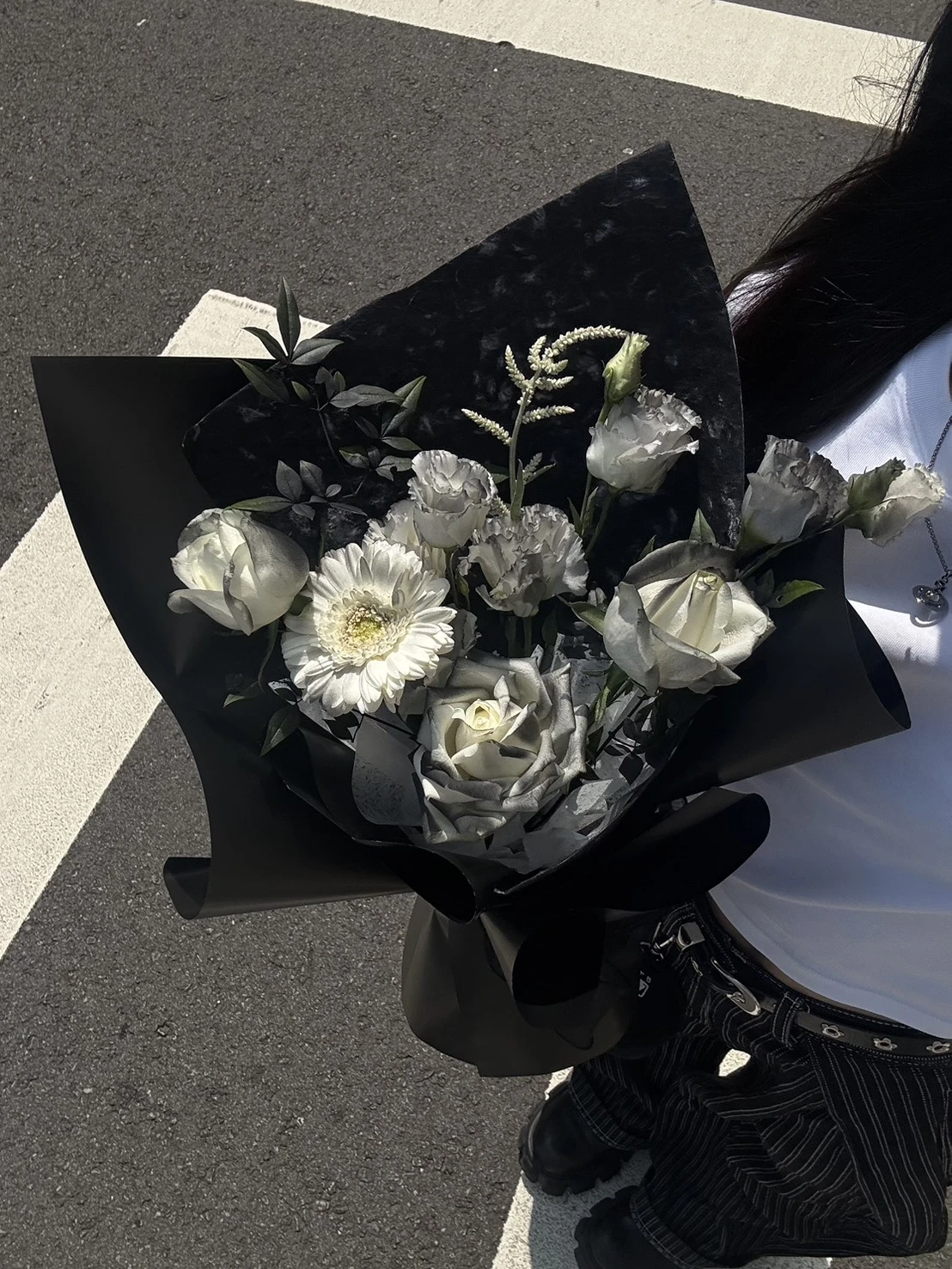  黑系質感玫瑰鮮花花束