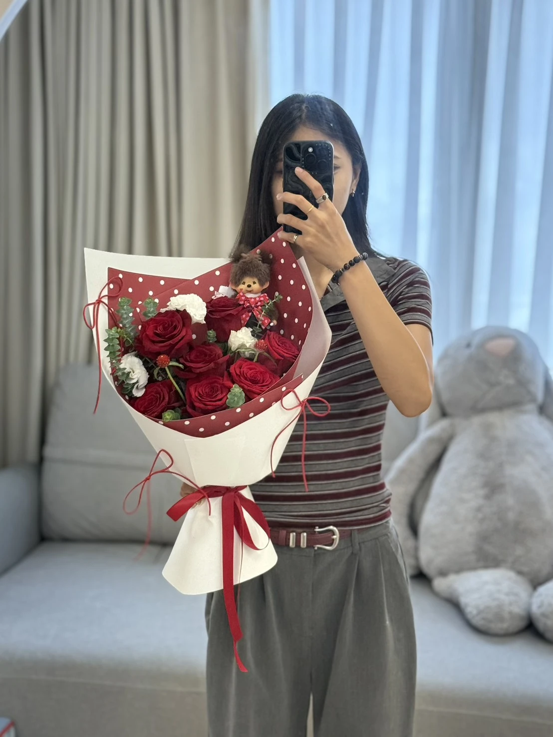 蒙奇奇紅玫瑰鮮花花束