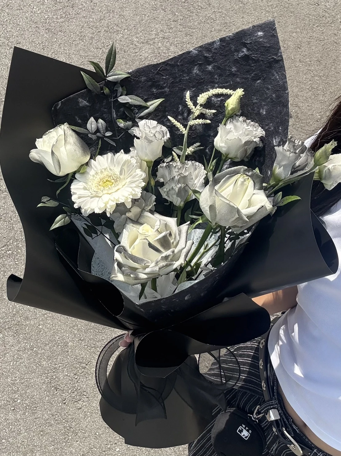  黑系質感玫瑰鮮花花束