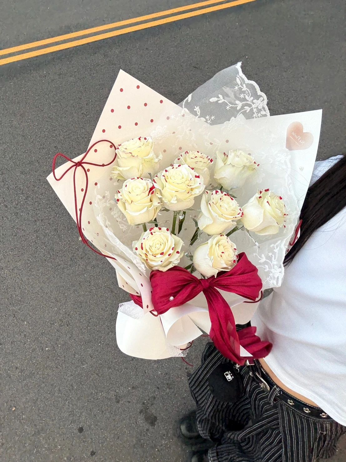 紅點點玫瑰花束
