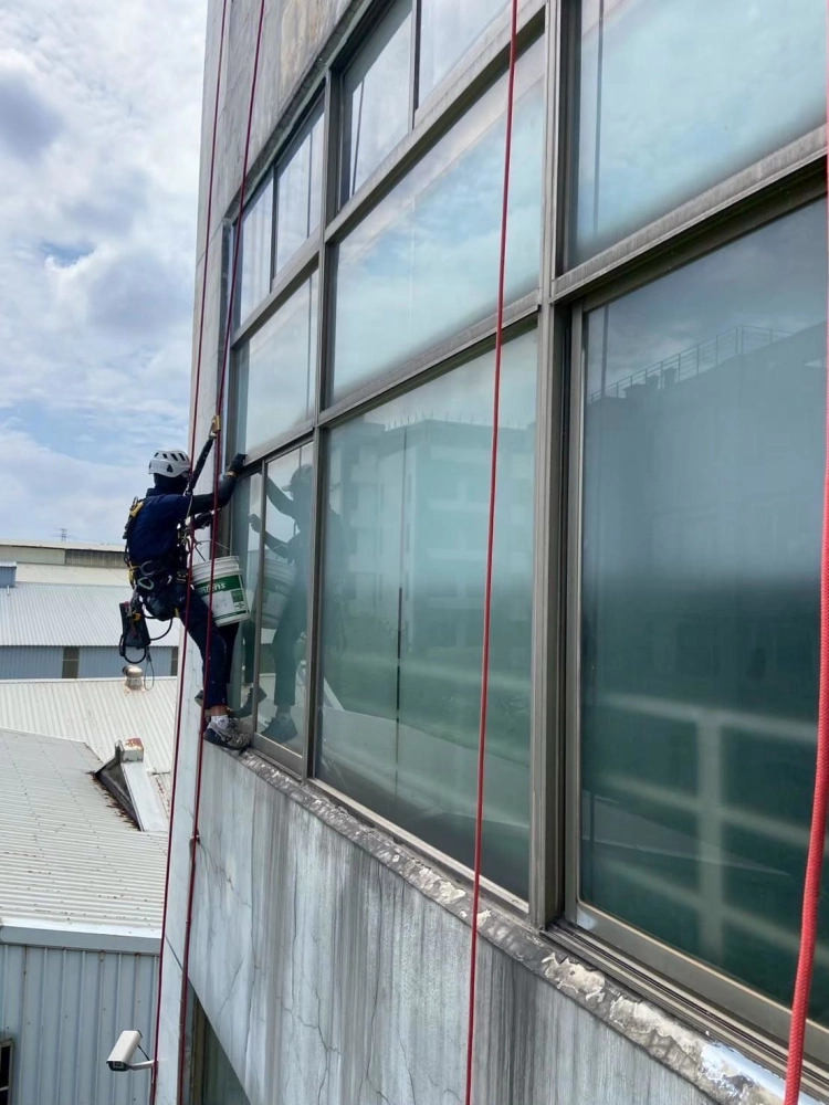 工廠窗框矽利康修補