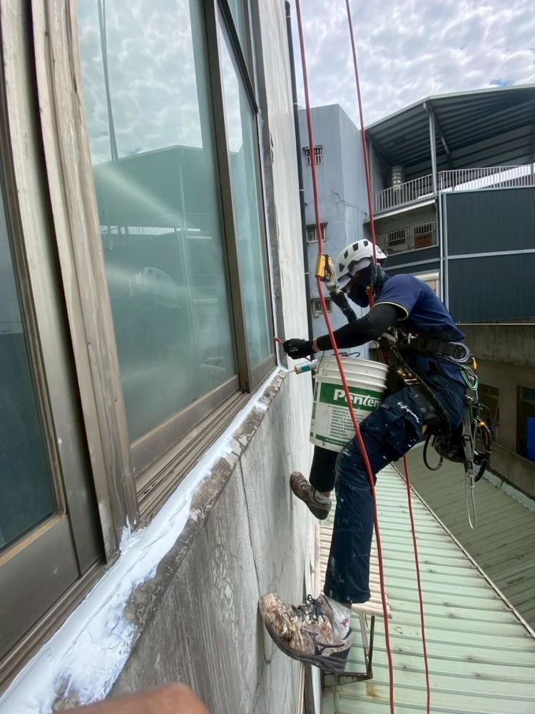 工廠窗框矽利康修補