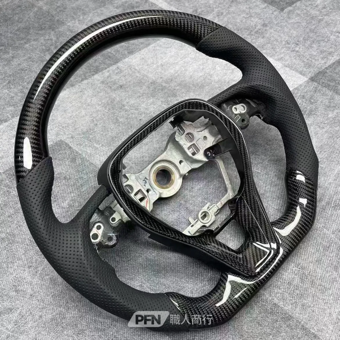 TOYOTA RAV4 方向盤