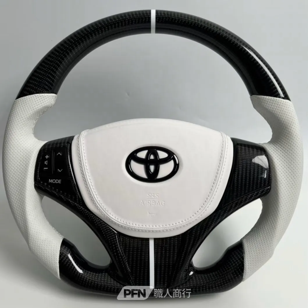 TOYOTA Yaris 方向盤