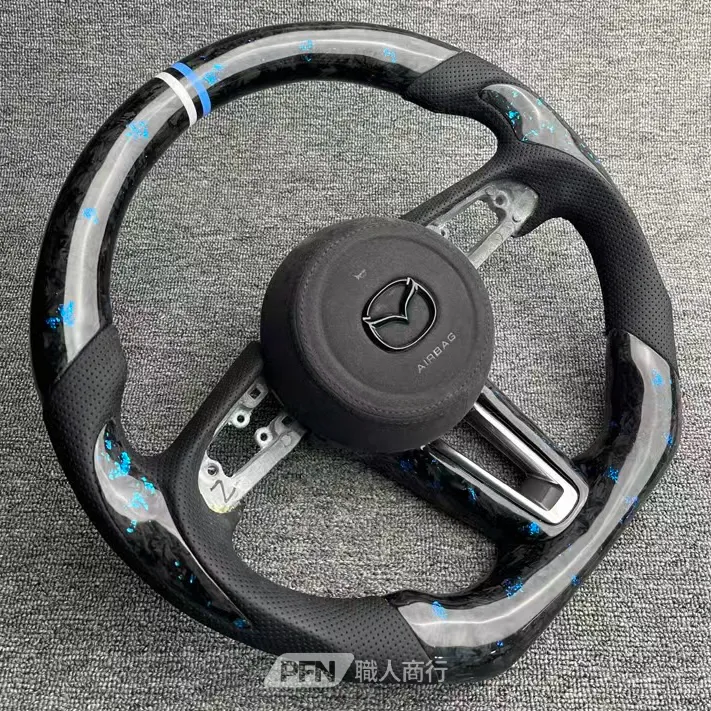 MAZDA 3 方向盤