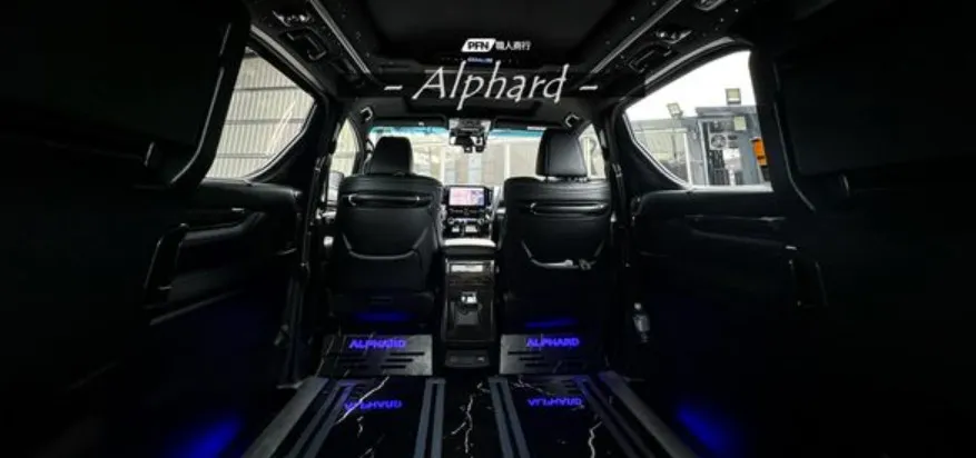 TOYOTA ALPHARD 大理石地板