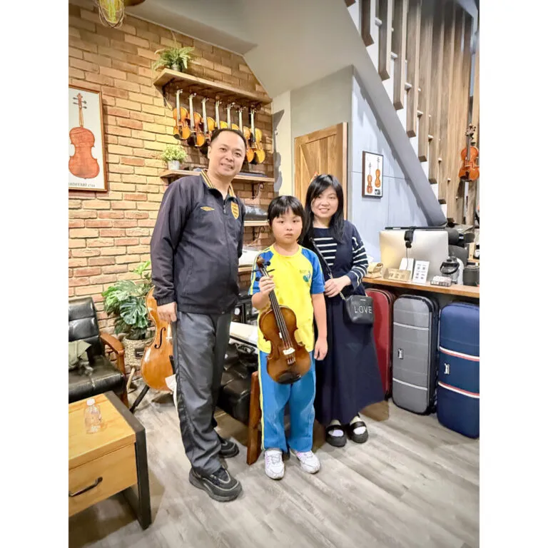 感謝老客戶鄭先生帶女兒選購[專業手工系列] 手工小提琴