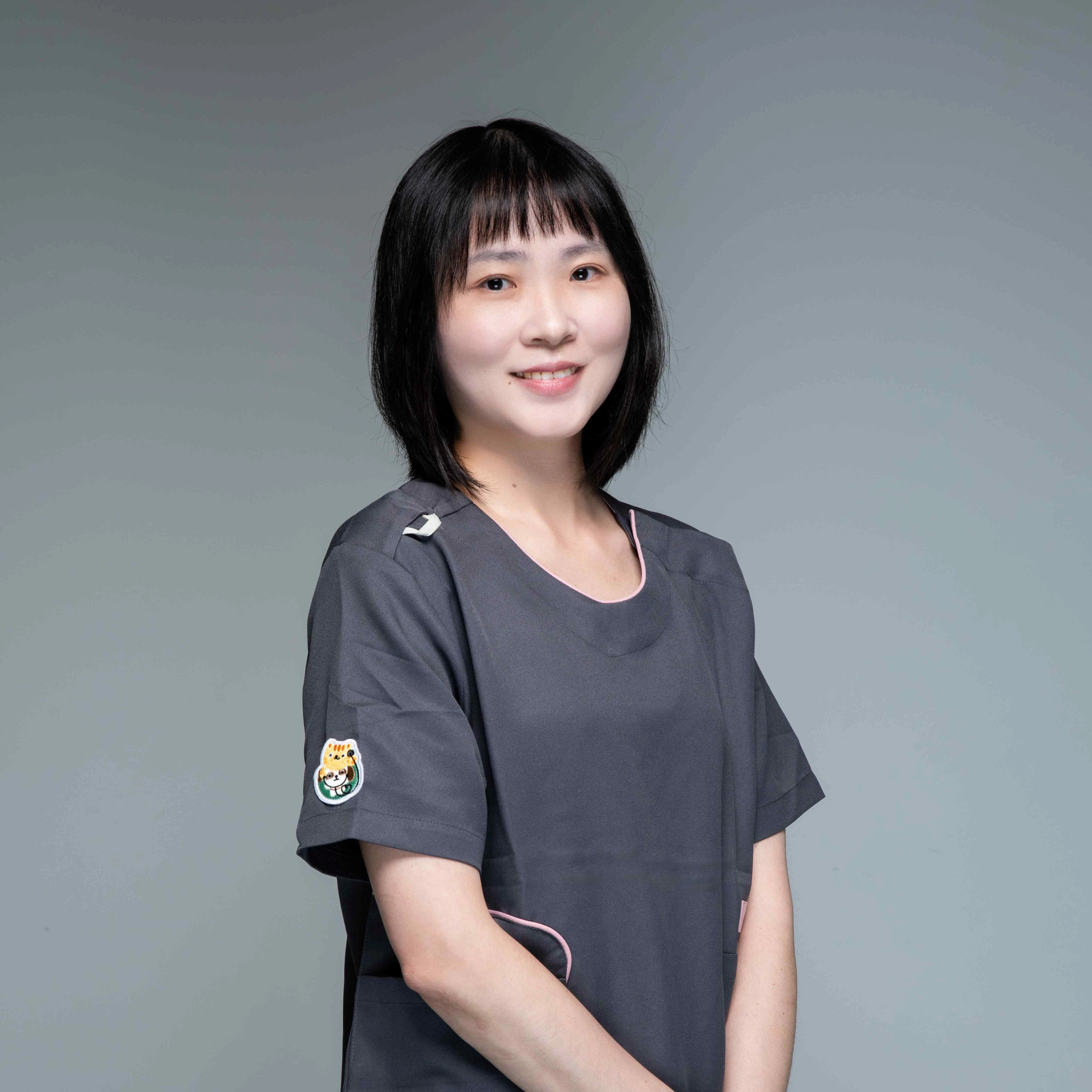 動物醫事助理｜莫惠梅 助理