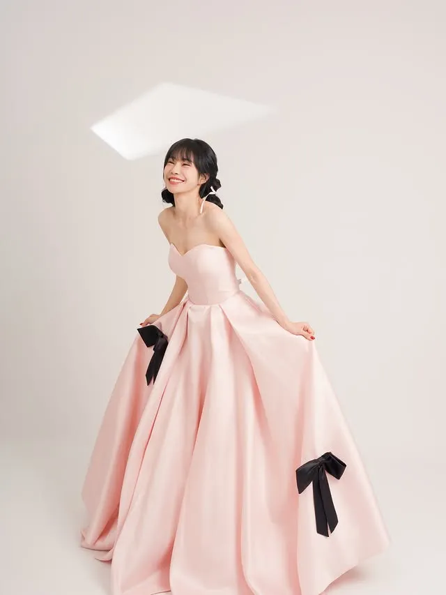 夢幻的粉色禮服搭配黑色蝴蝶結【彰化婚紗店】【彰化婚紗租借】