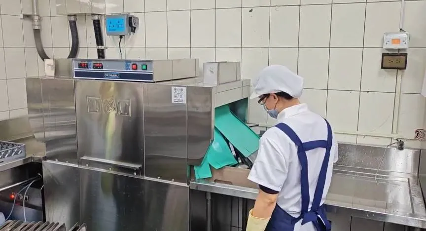 勾籃式商用洗碗機-宜蘭金車飲料工廠員工餐廳