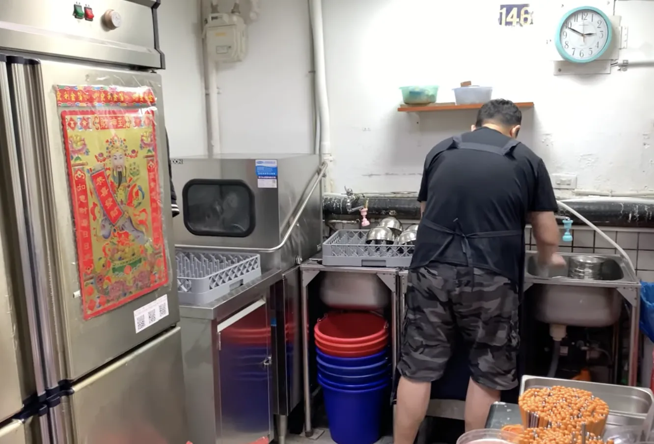 掀門式洗碗機-天母士東市場米粉湯