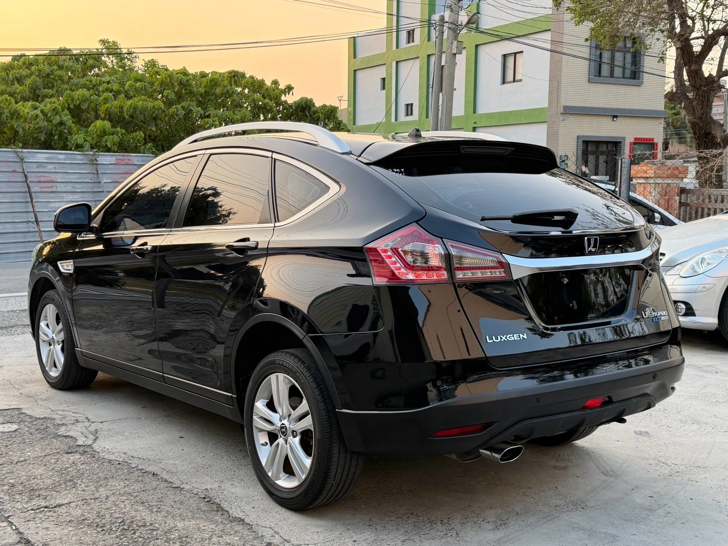 Luxgen U6 Turbo ECO Hyper 2017年 1.8 時尚型 黑色