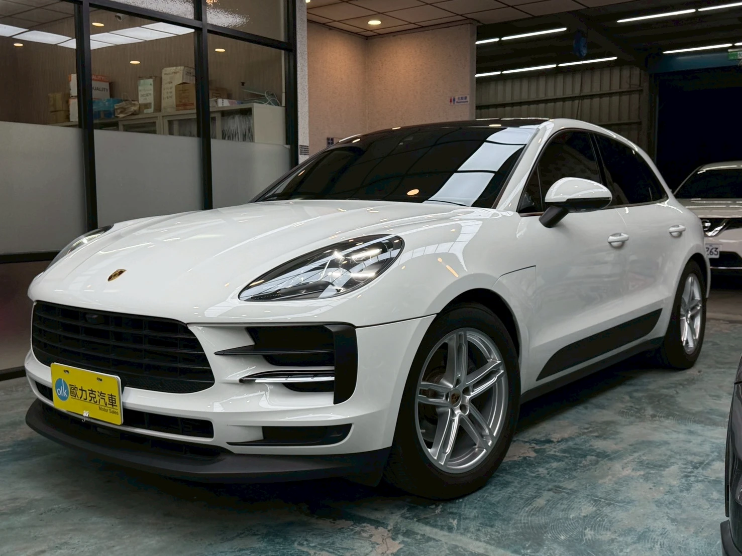 小改款 2020 Porsche Macan 2.0