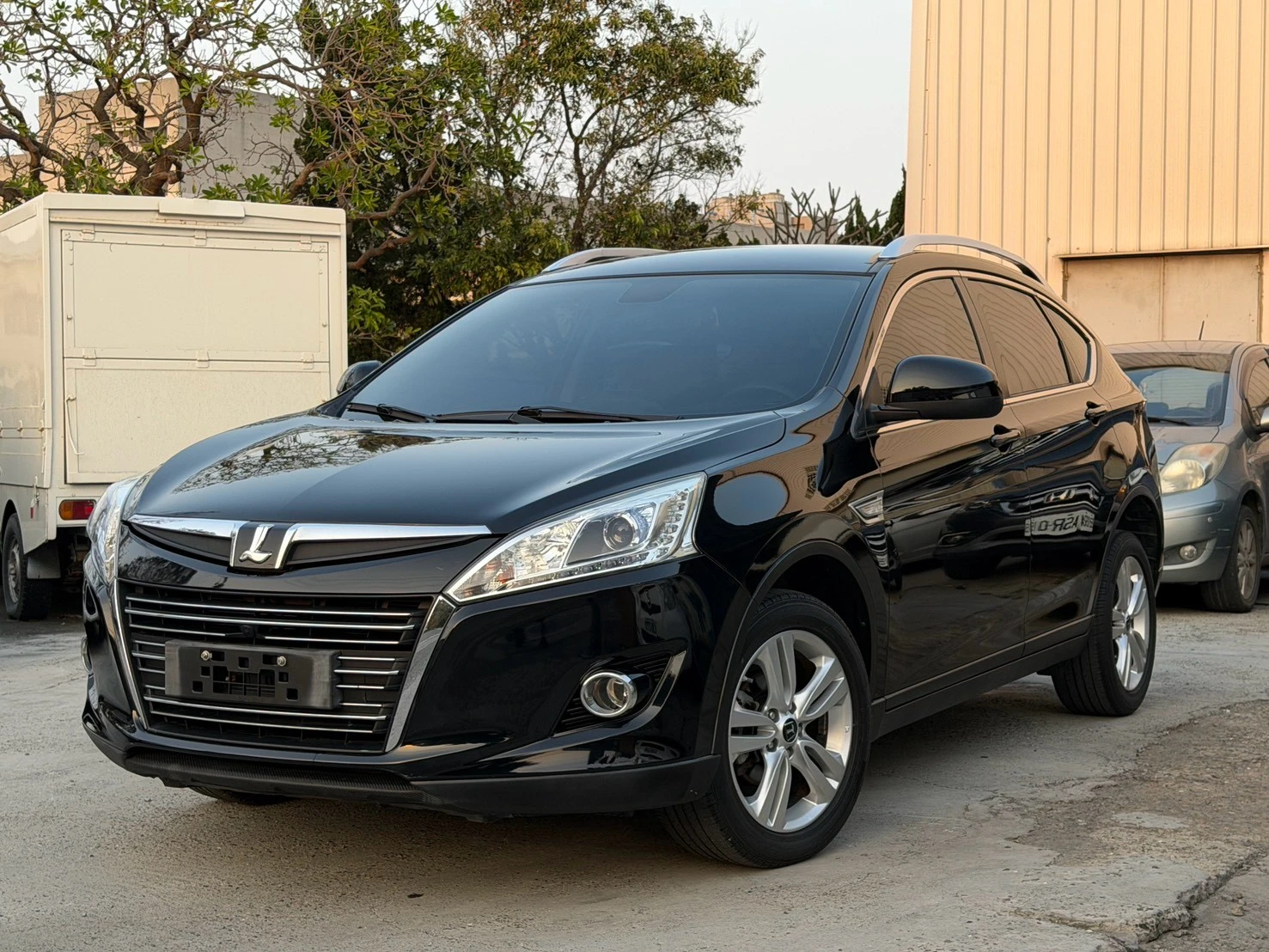 Luxgen U6 Turbo ECO Hyper 2017年 1.8 時尚型 黑色