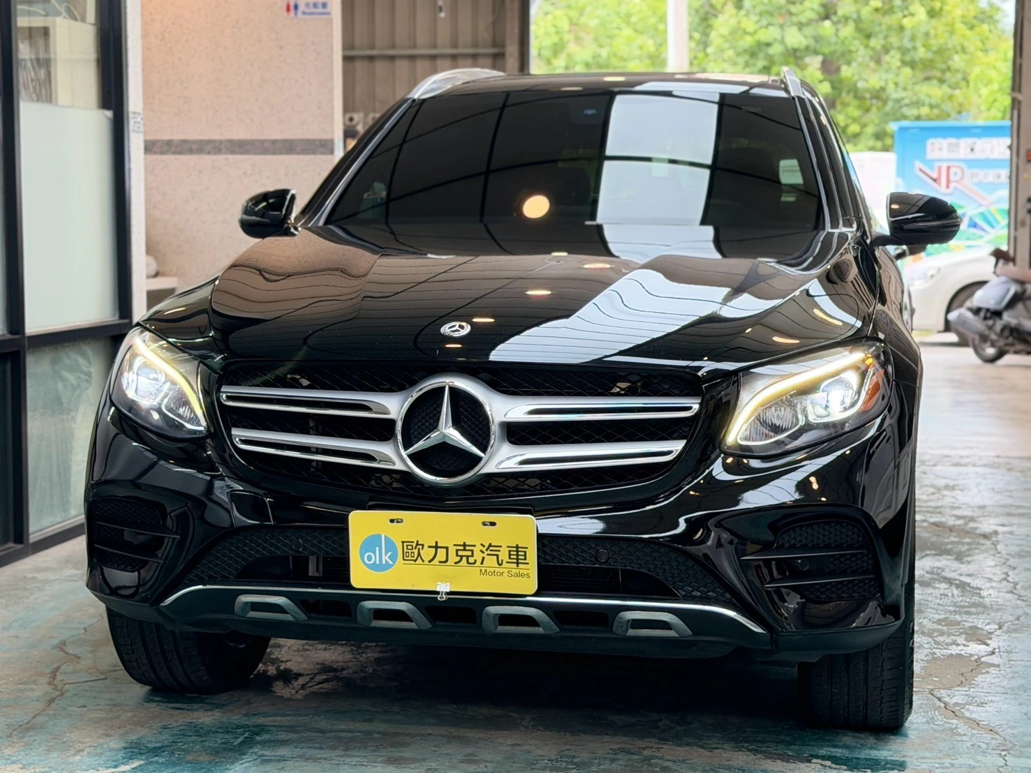 2018年 M-Benz GLC300 AMG 4Matic 黑