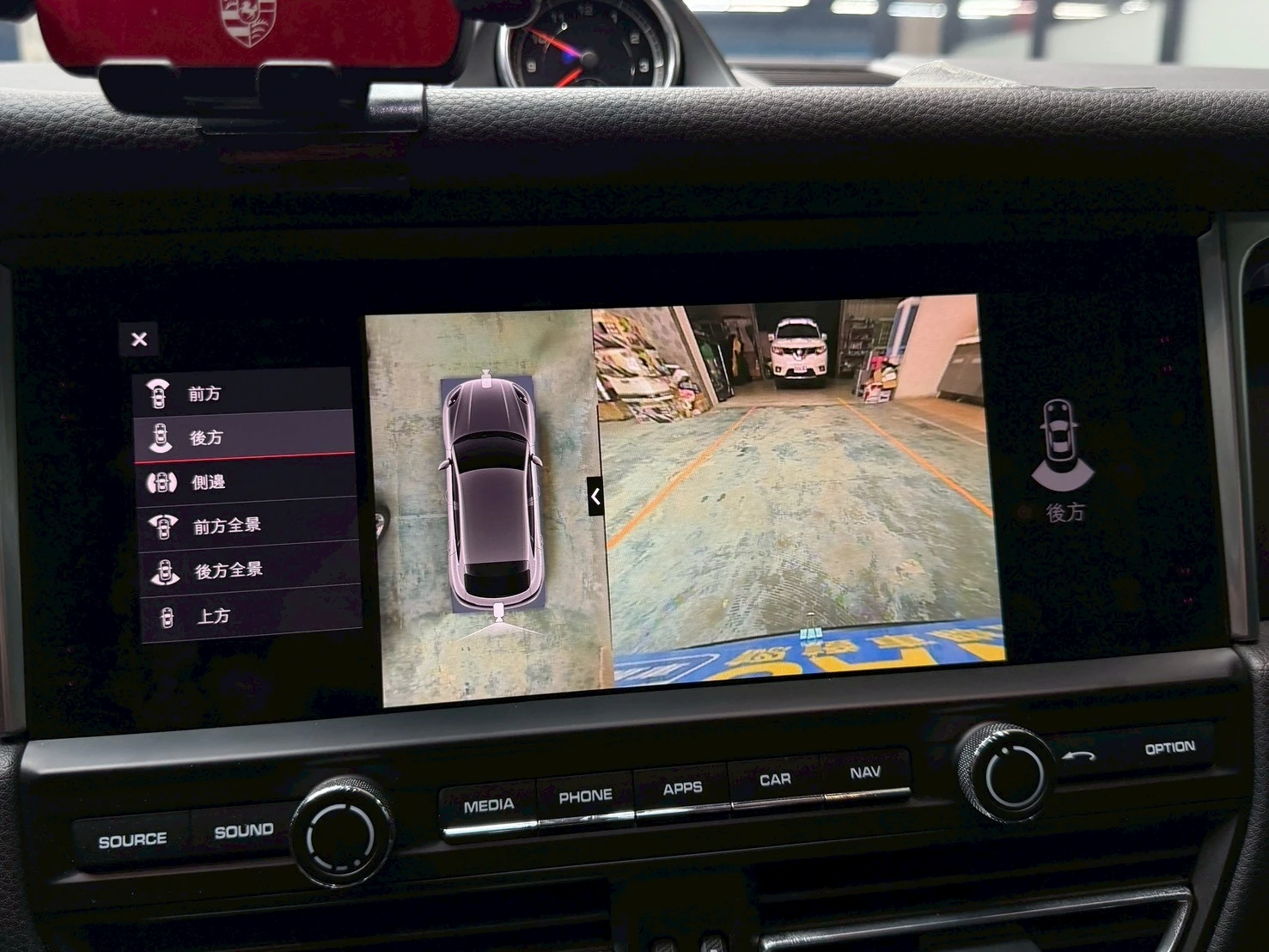 小改款 2020 Porsche Macan 2.0