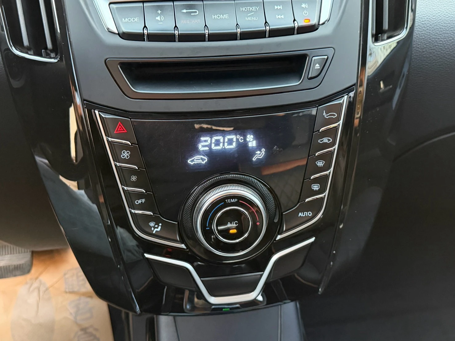 Luxgen U6 Turbo ECO Hyper 2017年 1.8 時尚型 黑色