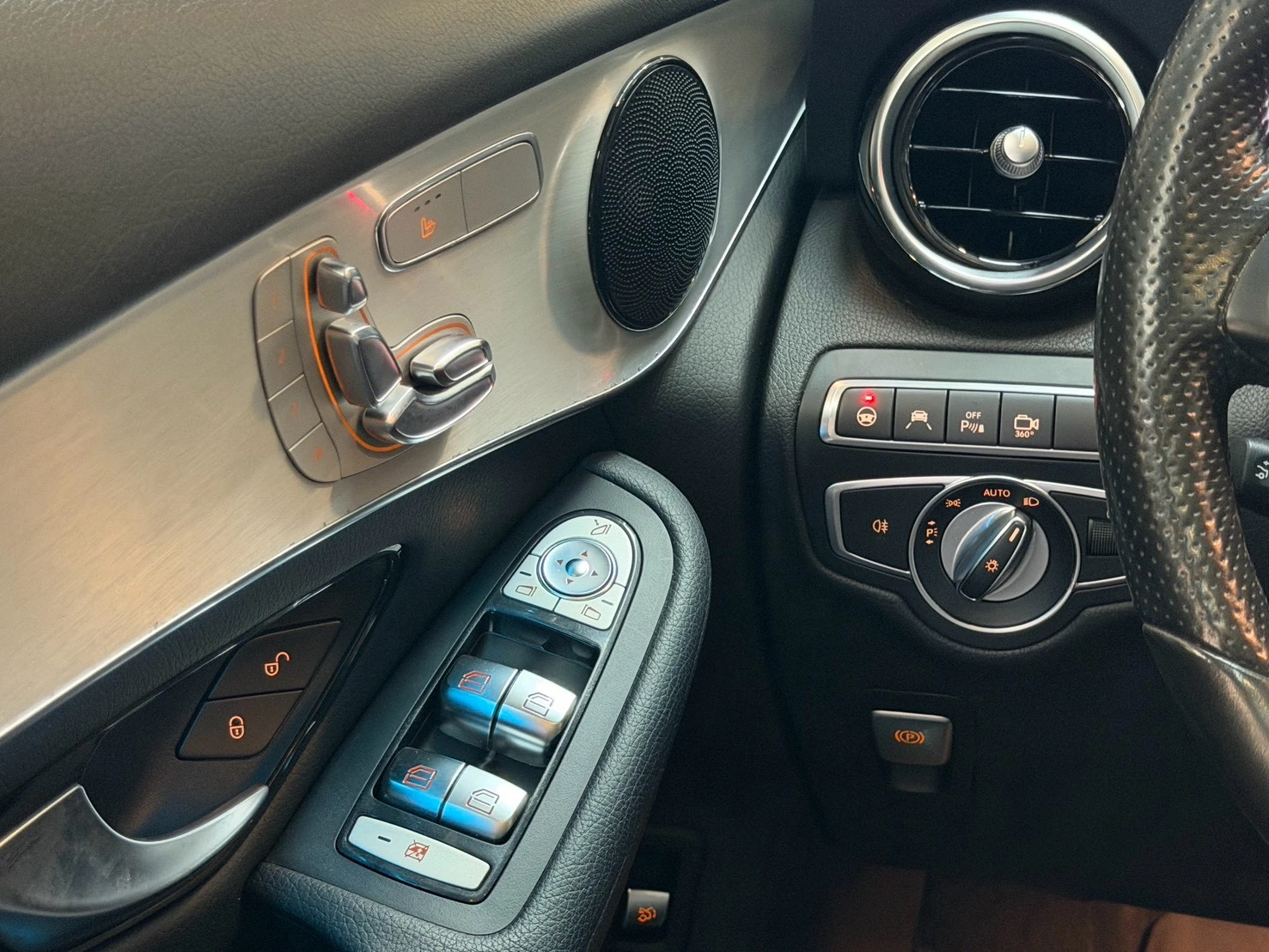 2018年式 M-Benz GLC300 AMG 4Matic 極地白