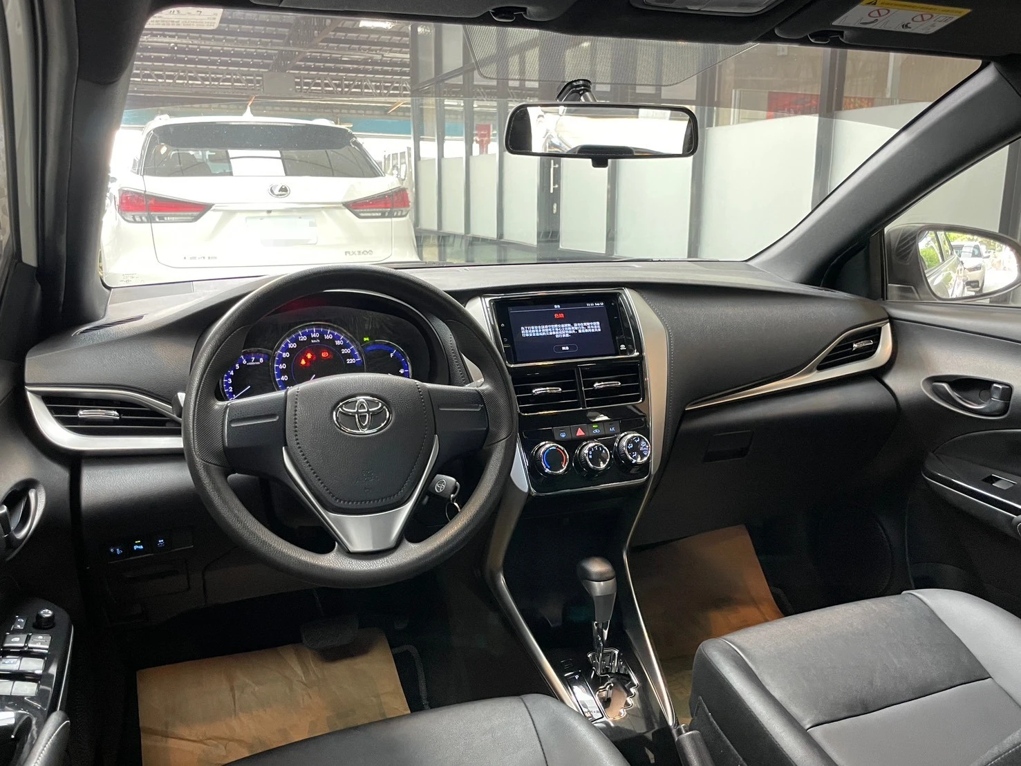 2020 豐田 Yaris 大鴨