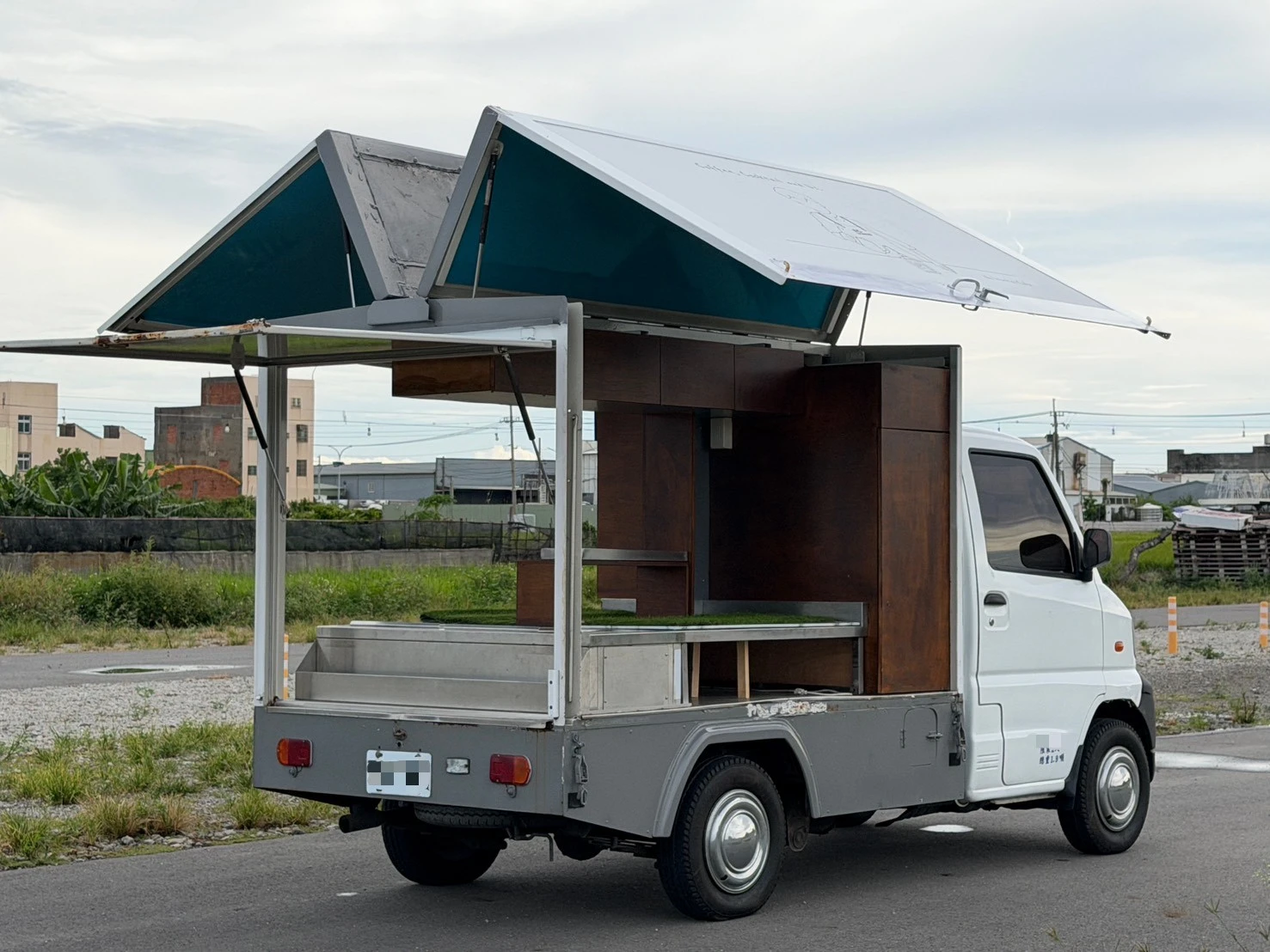 鷗翼餐車 木工裝潢