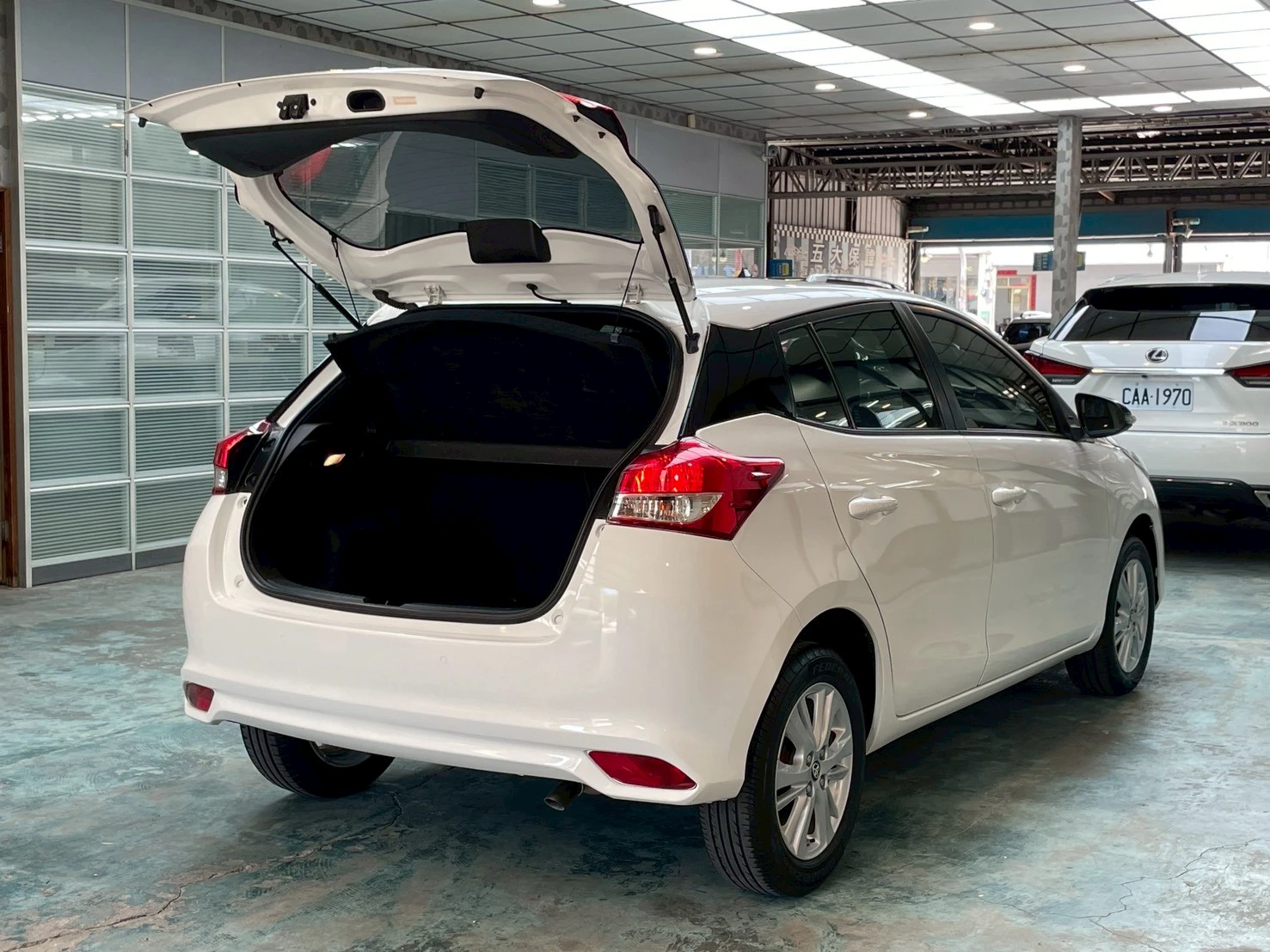 2020 豐田 Yaris 大鴨