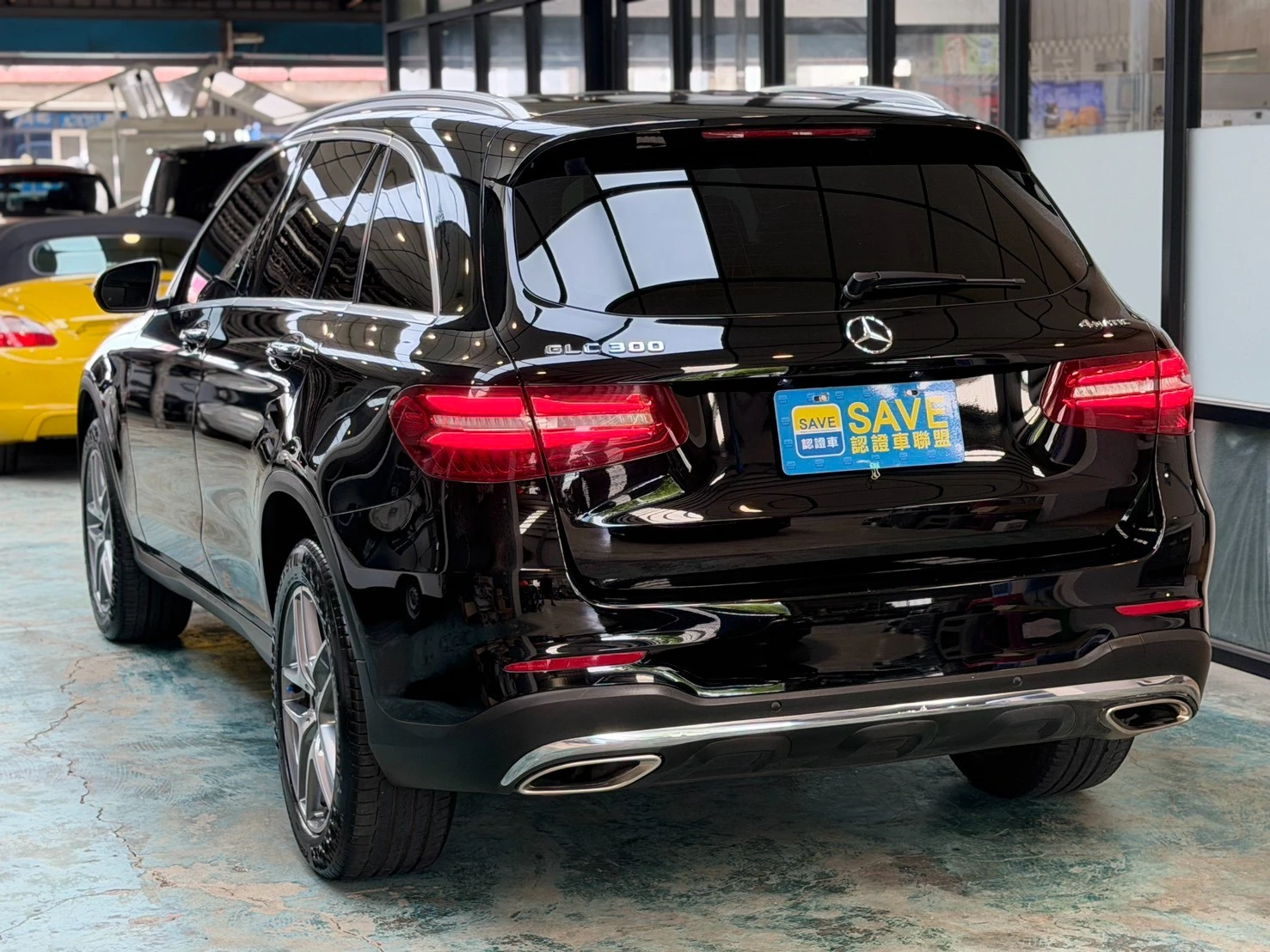 2018年 M-Benz GLC300 AMG 4Matic 黑