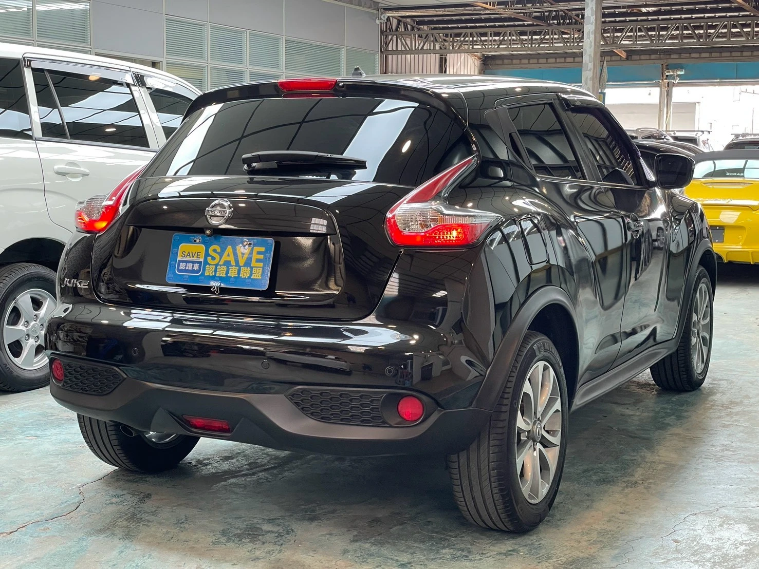 Nissan Juke 2015年 1.6自然進氣豪華版 黑色