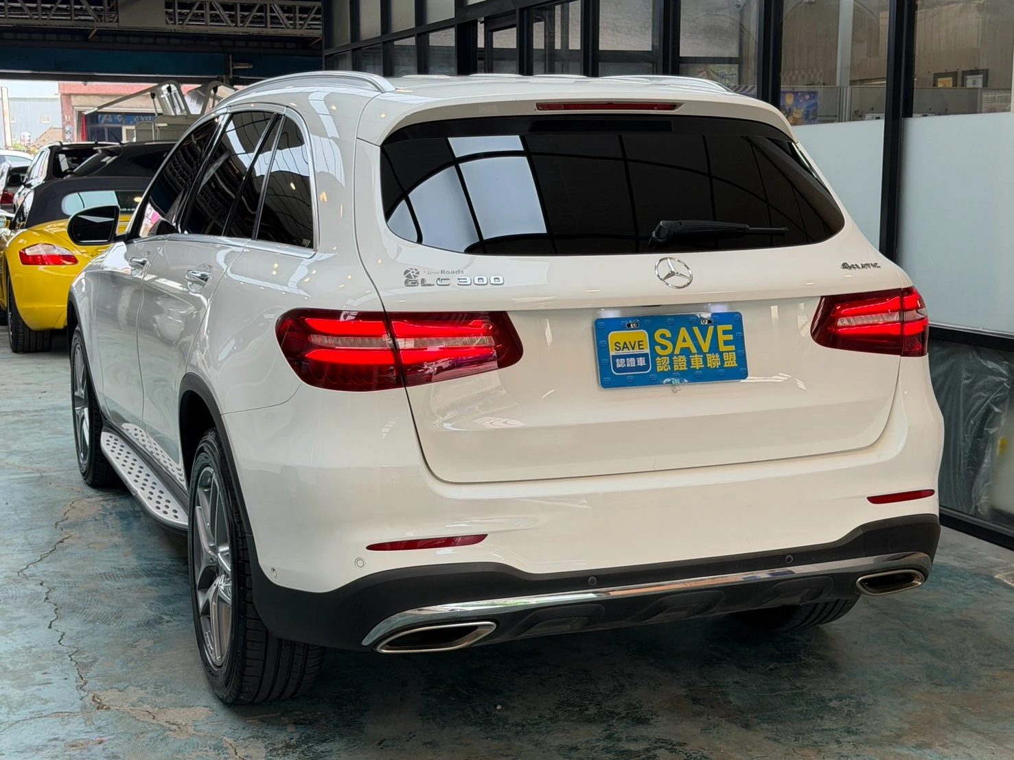 2018年式 M-Benz GLC300 AMG 4Matic 極地白
