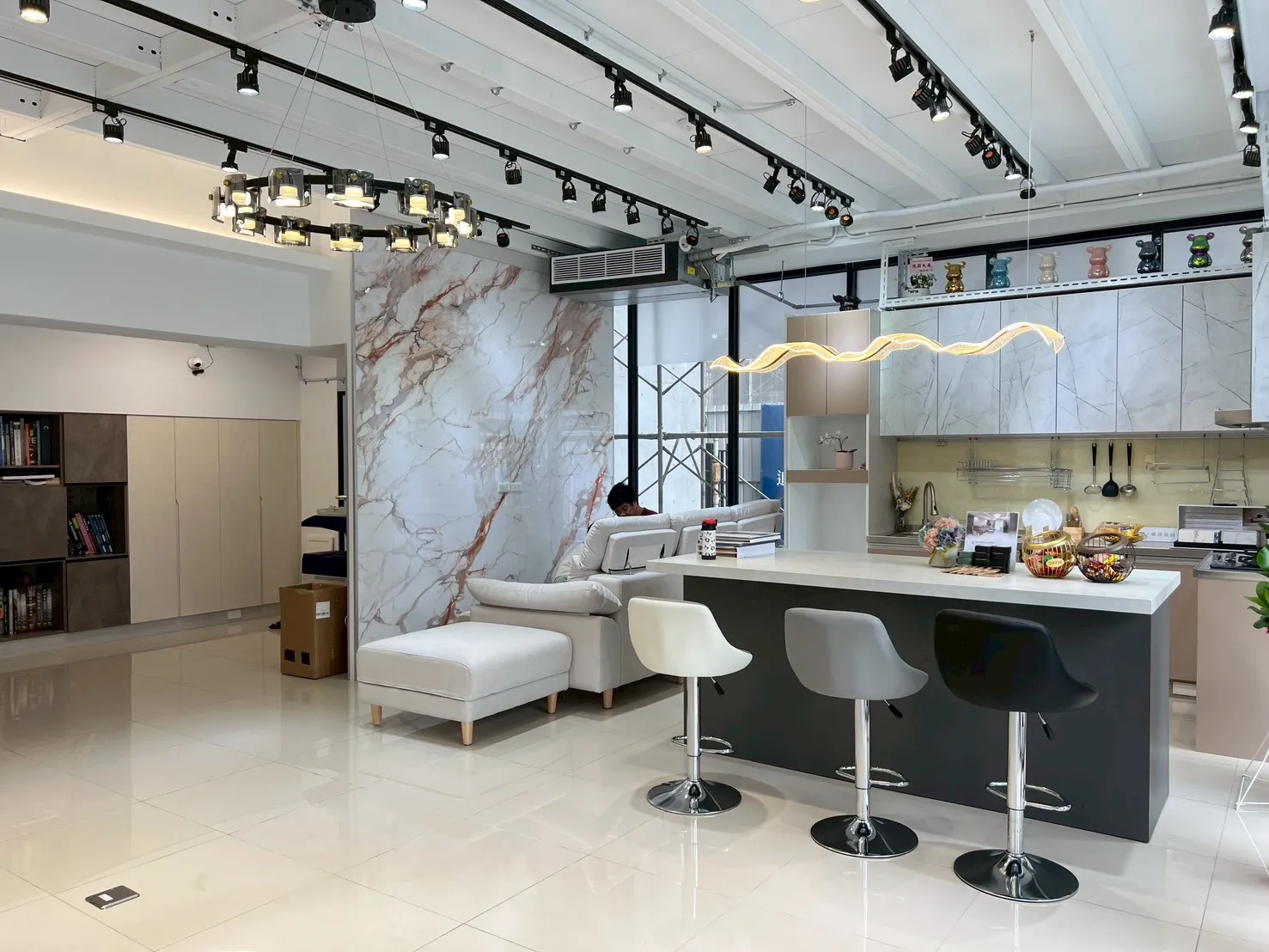 新灰雲岩 • 締造高雅品味