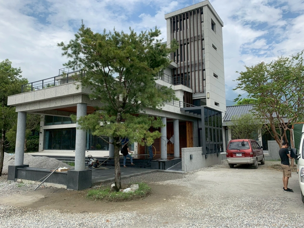 自地自建