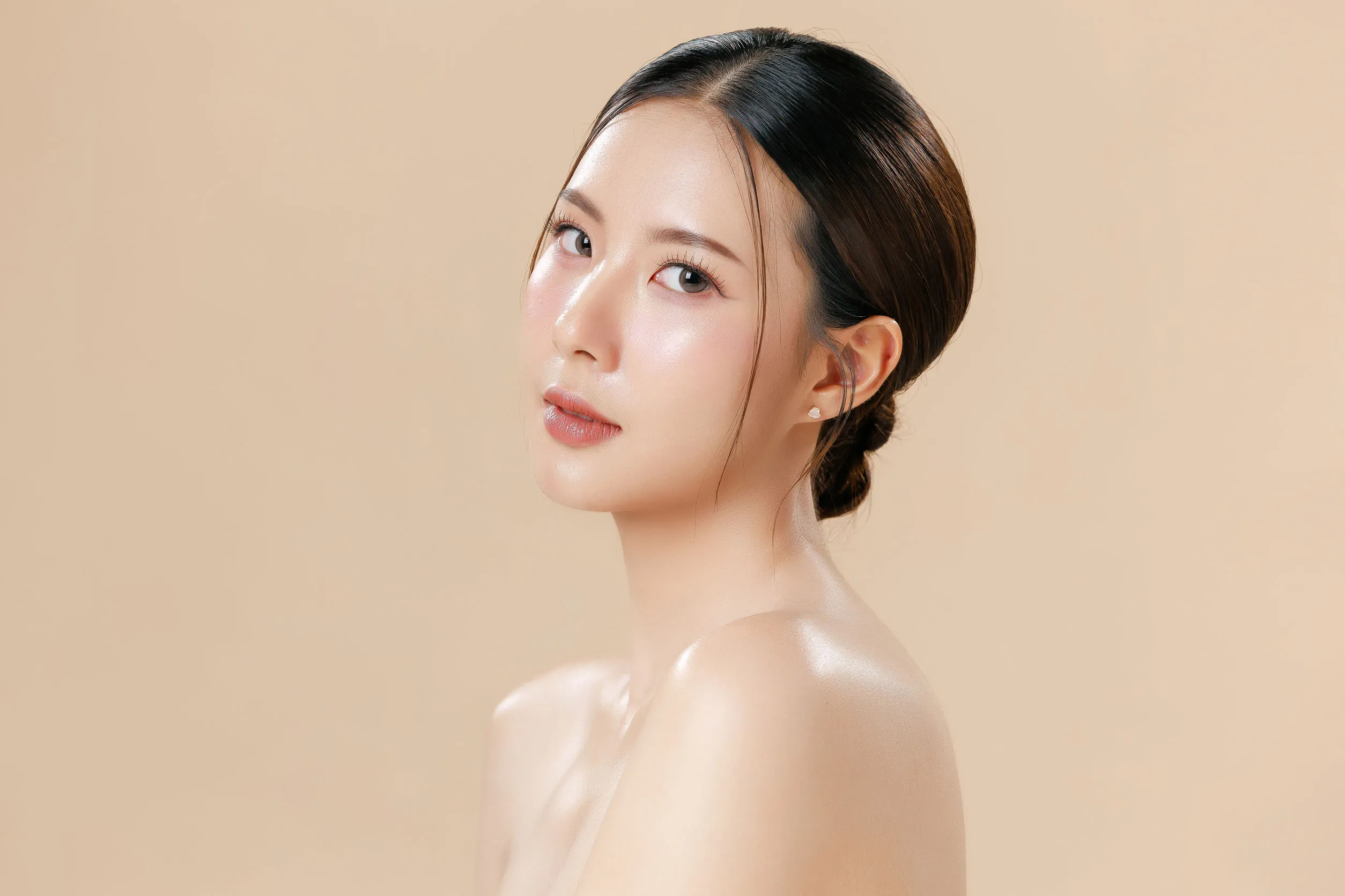 韓式 V 臉調理教學｜打造緊緻輪廓的線條技術