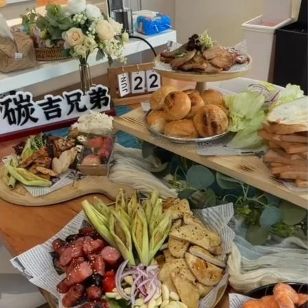 有人問我們碳吉兄弟的創業路程-新竹烤肉餐車/新竹烤肉攤車